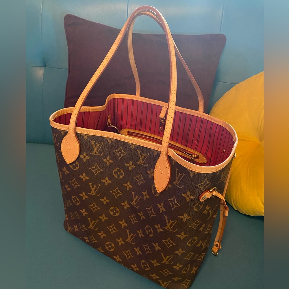 Like NEW, popular Monogram Neverfull MM Tote Bag